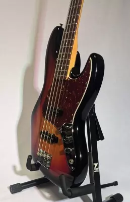 Fender - American Professional II Jazz Bass, Rosewood Fingerboard - 3-Colour Sunburst 4